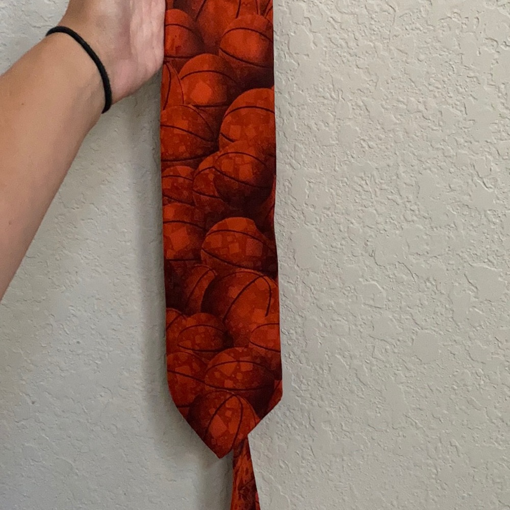 Basketball tie!